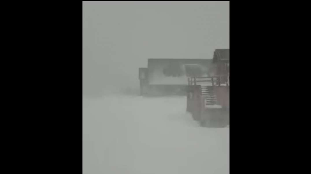 Snowfall in Argentina Neuquén on June 29.mp4