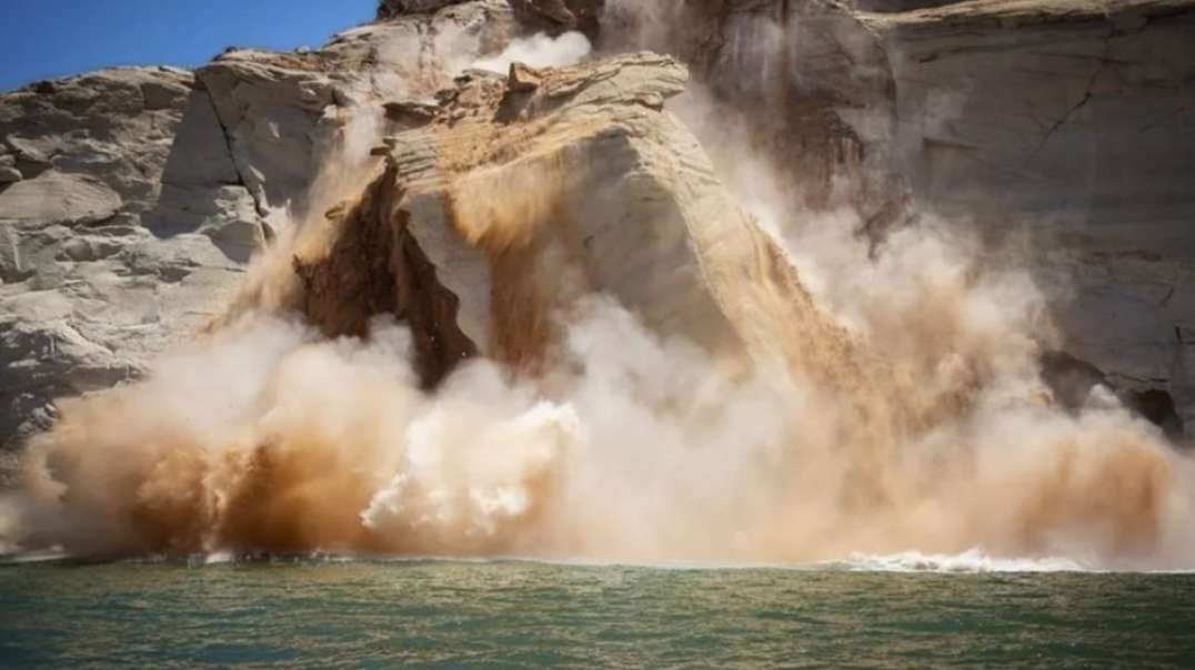 Video: Massive rockfall crashes down on Lake Powell as reservoir reaches record-low water levels from Western megadrought