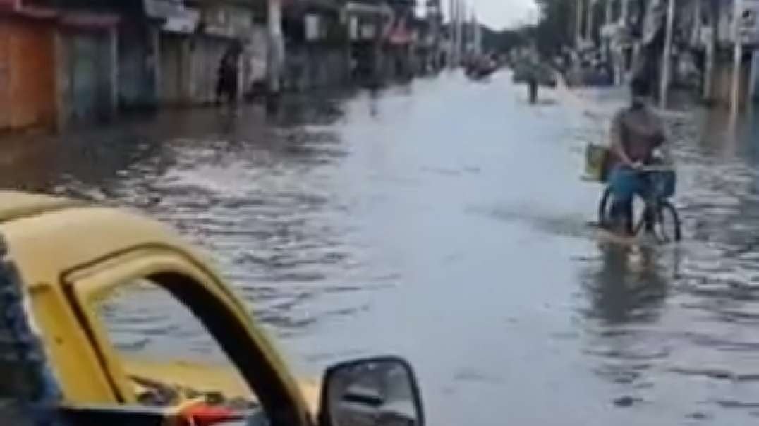 The worst flooding in Bangladesh's history! 1.6M Children Stranded by Flash Floo_low.mp4