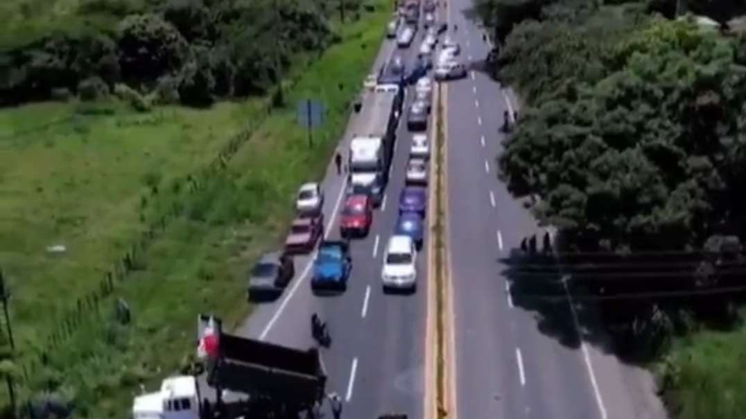 🇵🇦 The blocked Panama Highway by demonstrators, the public calls for an end to high fuel prices and rising costs of living.