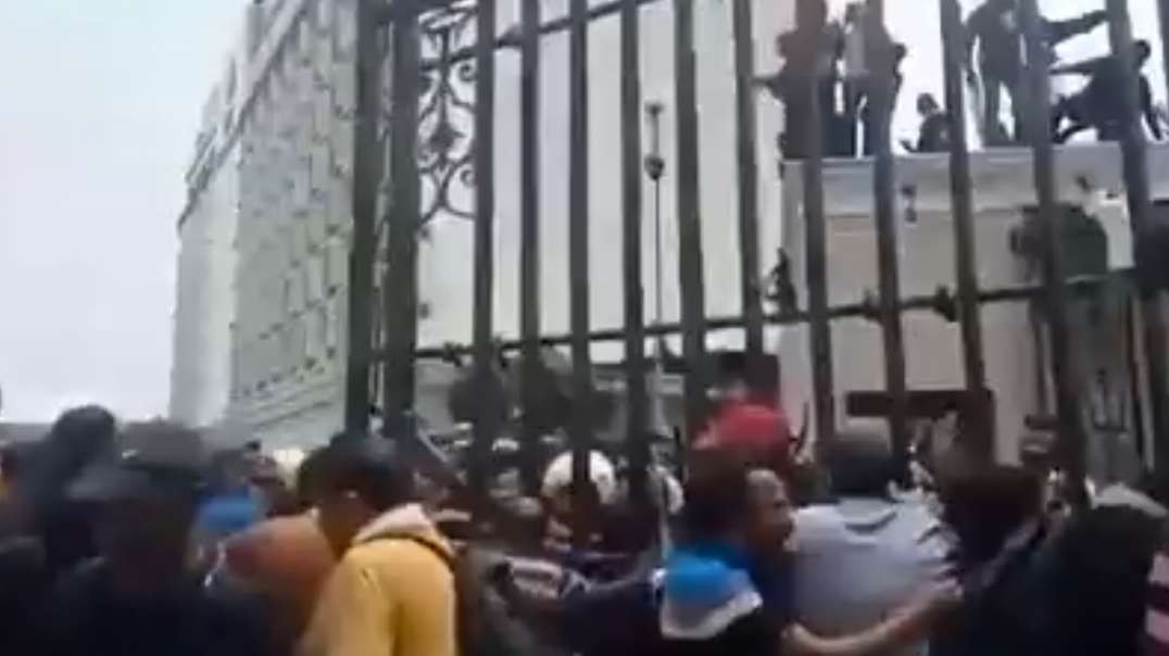 Protesters broke through the front gate of Sri Lanka's Central Bank