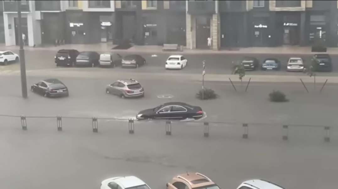 Belarus will not survive this!️ The strongest doomsday flood in Gomel caught on .mp4