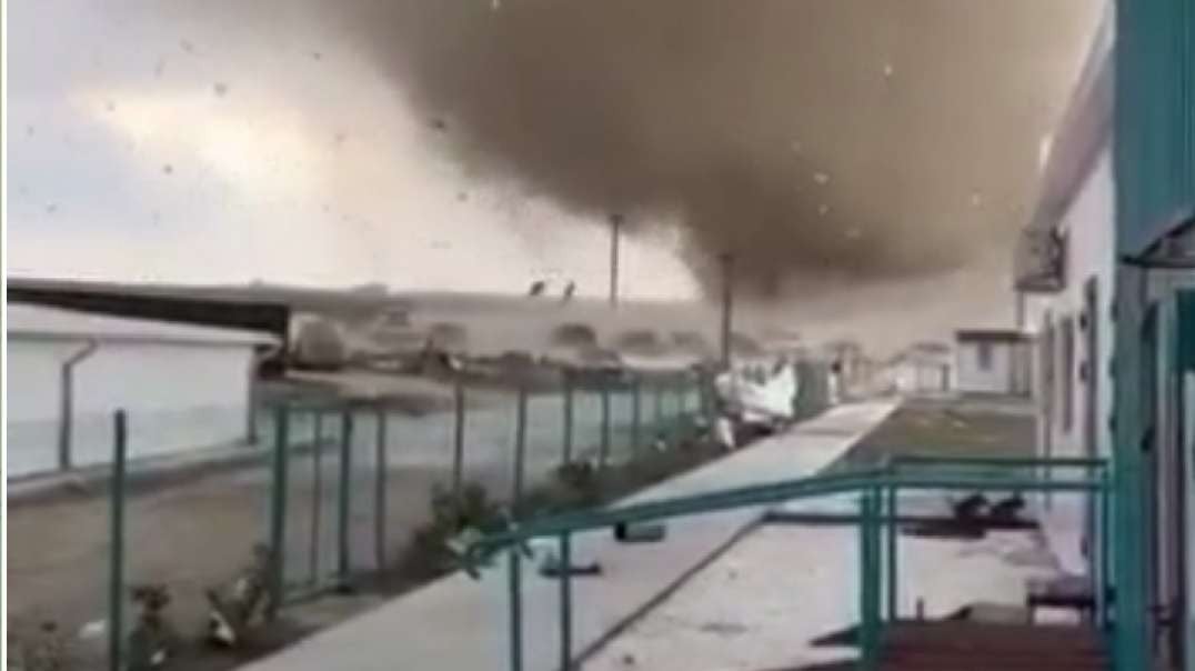 Tornados tearing it up in Crimea. Cars and an oyster farm were damaged. .mp4