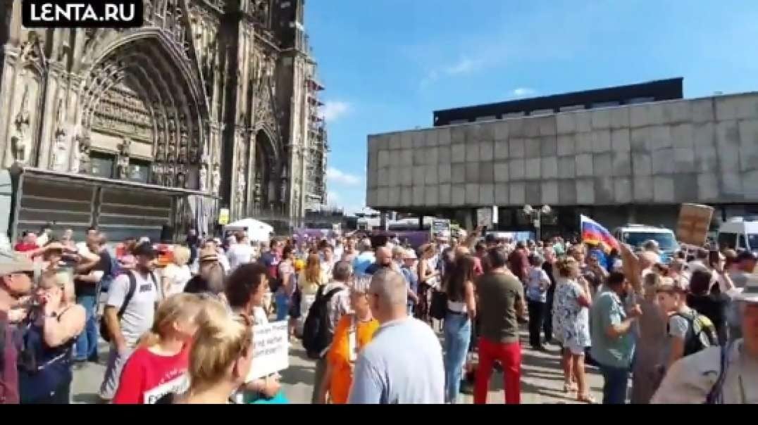 In Cologne, Germany, HUNDREDS of people are protesting against the supply of wea.mp4