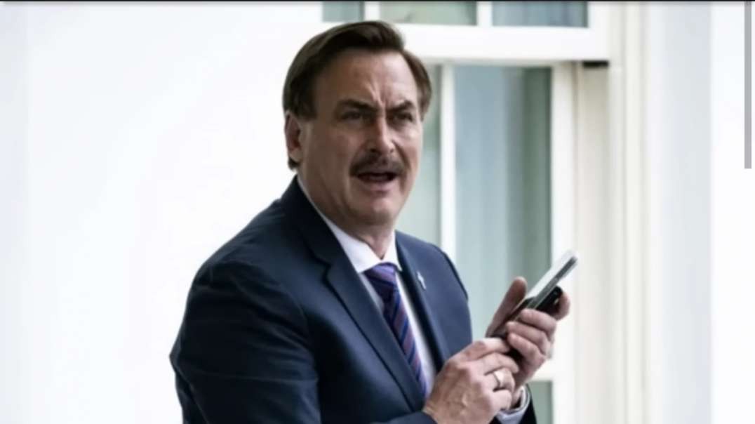 Who's Next_ Mike Lindell Tracked Down, Swarmed by FBI In Minnesota, Has Cell Pho.mp4