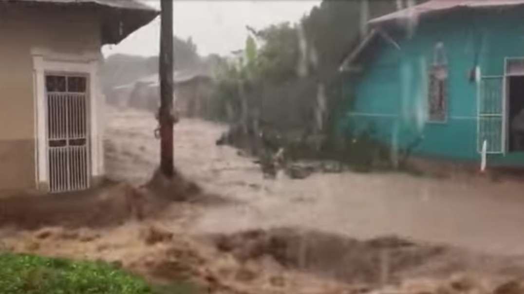 Hurricane Julia hit Costa Rica as a hurricane with 'Most Dangerous' flooding i.mp4