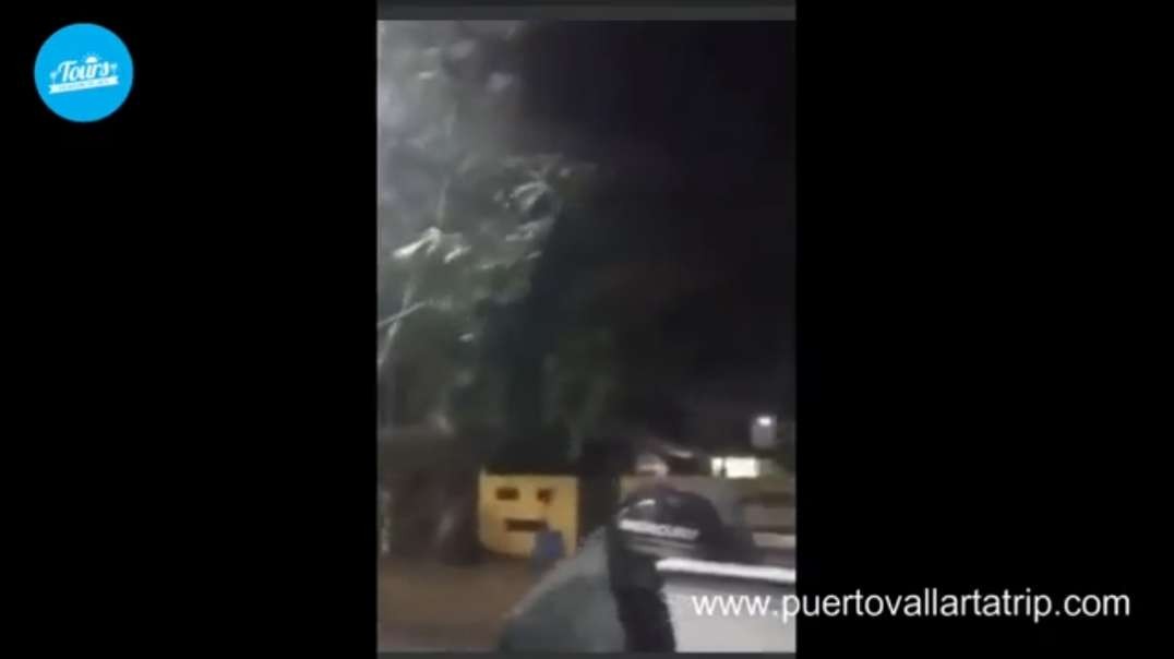 Hurricane “Roslyn” makes landfall in Nayarit, Mexico