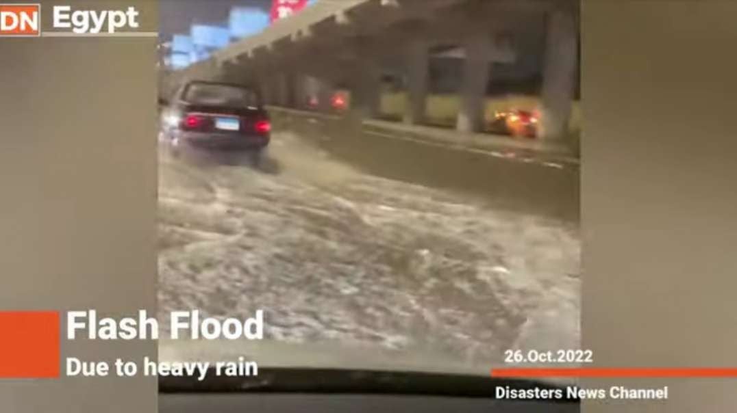 Flash flood after heavy rains, thunder, hail in Cairo and Giza, Egypt_low.mp4