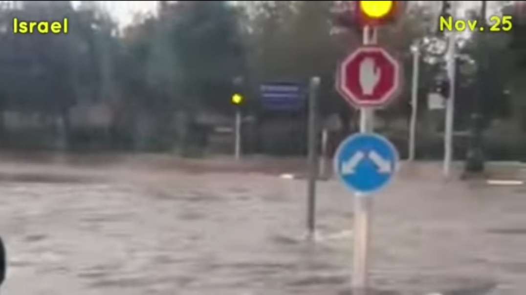 Footage of flooding in Israel today. City Rishon LeZion turned into rivers -    .mp4
