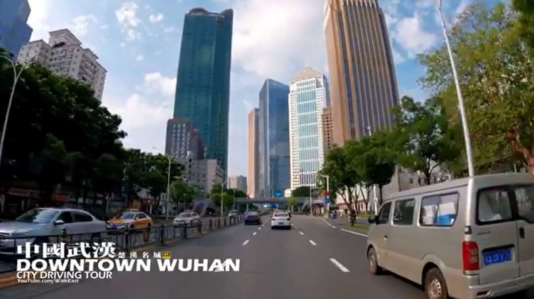 Wuhan Chine June 2022 Chinas Most Misunderstood City Driving Downtown Wuhan.mp4