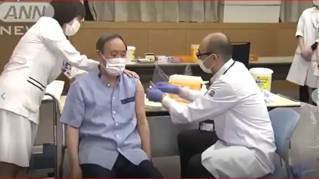 Fake Syringes．Former Japanese PM Suga　菅総理　偽のワクチン接種