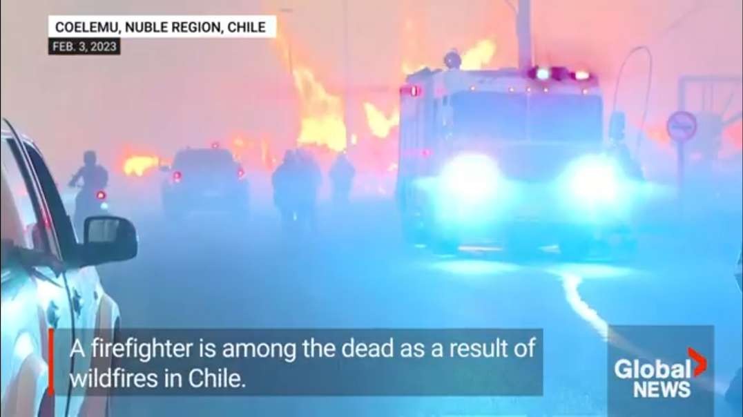 Firefighter among the dead as wildfires ravage Chile(360p).mp4
