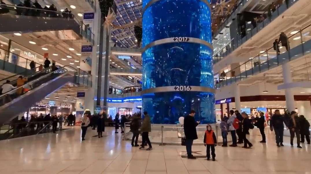 travellingwithrussell Moscow Russian Jan 20 2023 Shopping Mall During Sanctions in 2023.mp4