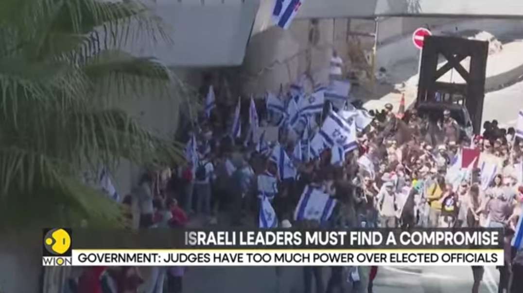 Israeli PROTESTERS RETURN to streets, Netanyahu stays defiant; Opposition ac.mp4