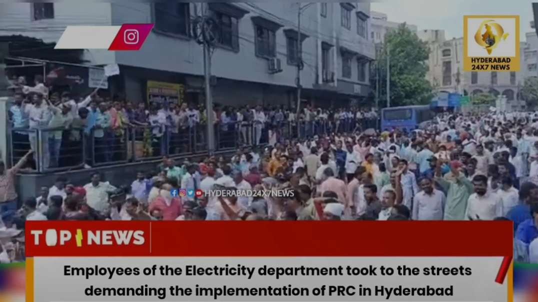 Massive protest by Electricity/power department employees, today in #Hyderabad, demanding pay revision. Hundreds of them gathered at Power Generation Corporation Headquarters. Khairatabad-Pan