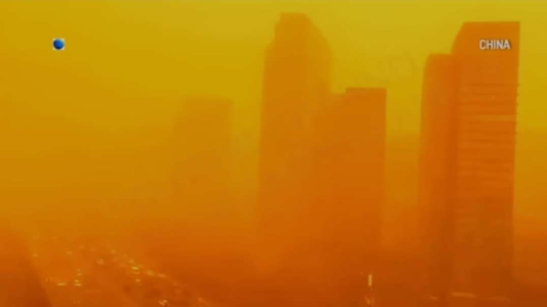 An incredible, huge sandstorm covered an area where 410 million people live.mp4