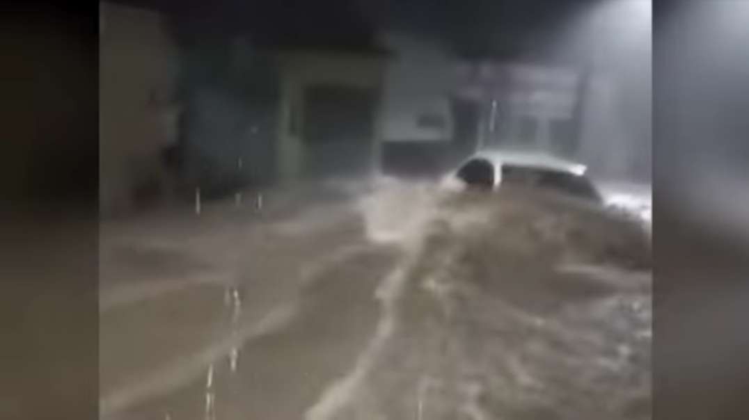 Evacuation! 83 cities are in danger! Brazil is hit by the worst floods in Piauí .mp4