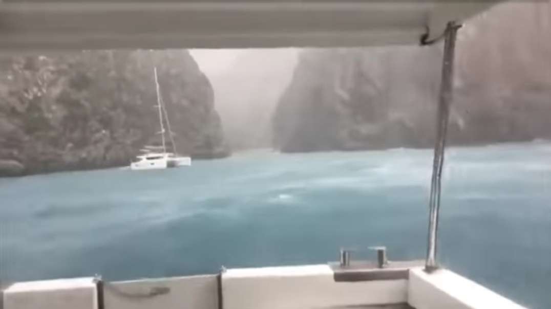 2 minutes ago! Spain closes all parks! Historic storm left 55,000 people on the .mp4