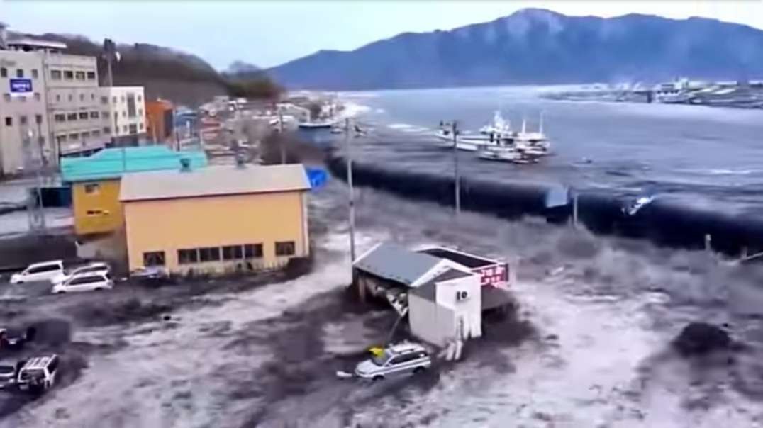 When nature goes crazy- Severe floods in Italy after a long drought.mp4