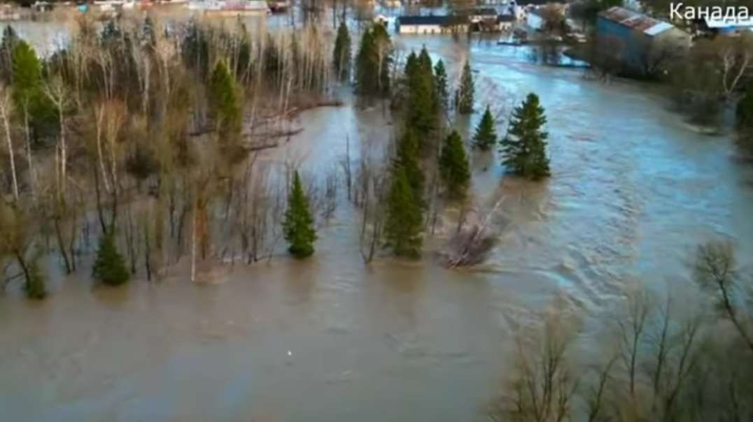 Наводнение в Канаде город Квебек ушёл под воду.mp4