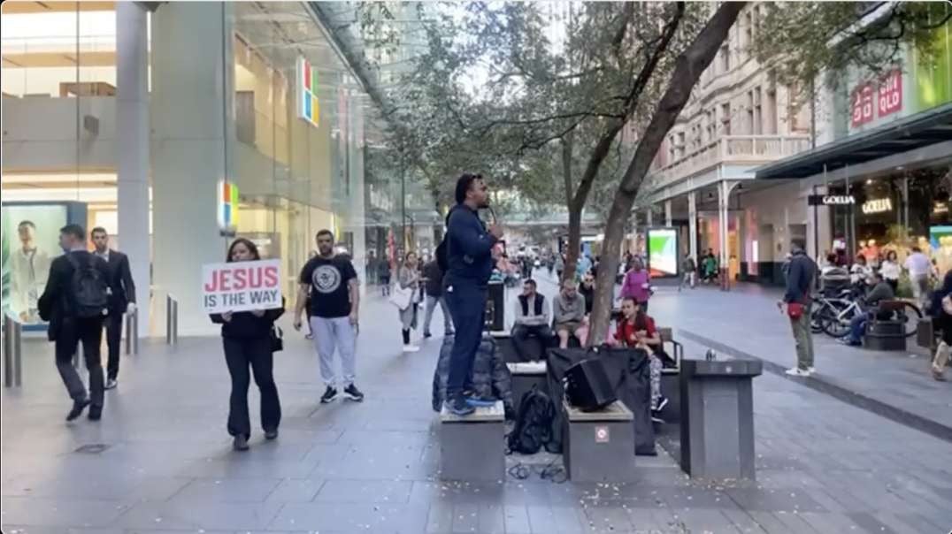 [CFM Mirror] David Preaches to LGBT- Pride Month in Sydney 2023 (320x240p 3hr50m)