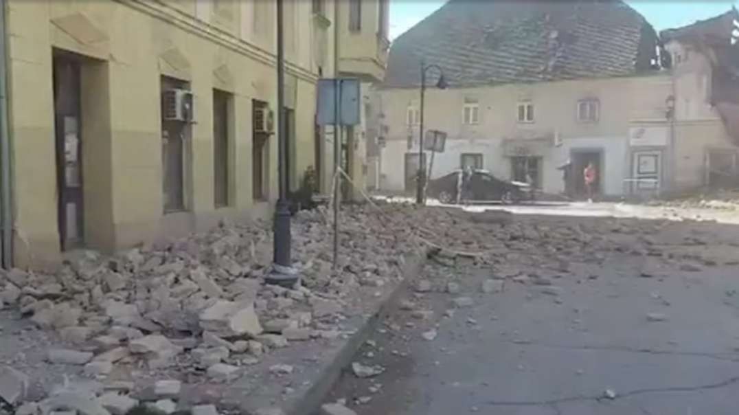 Alarm in Italy! Earthquake in Florence! Poggibonsi, Siena in Ruins.mp4