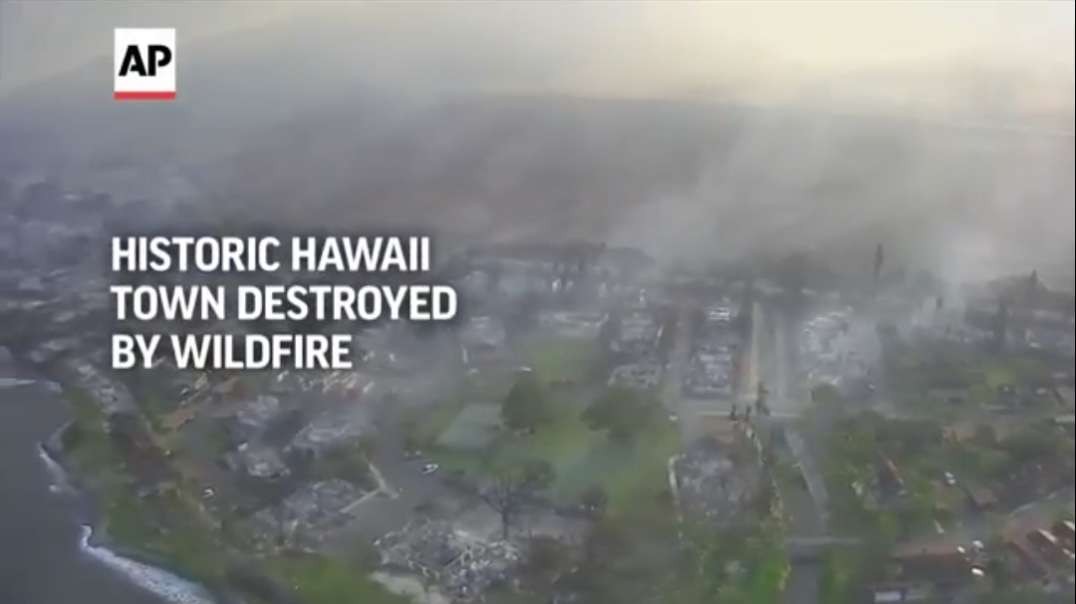 Historic Hawaii town destroyed by wildfire(360p).mp4