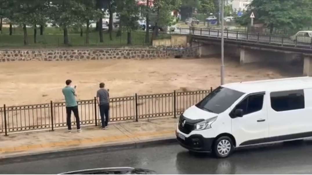 Flash flood hits in Turkey city's Today.mp4
