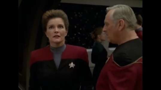 Janeway vs. evil Alien