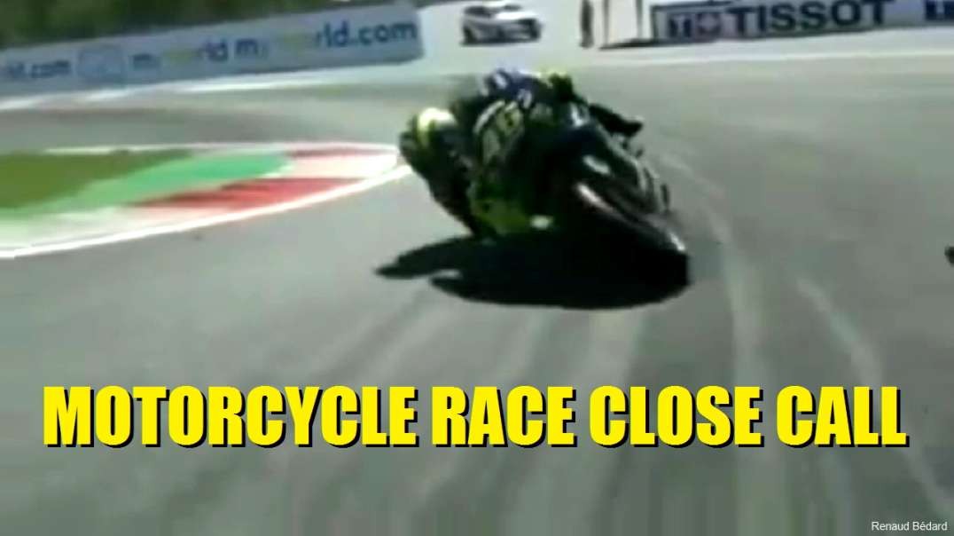 MOTORCYCLE RACE CLOSE CALL