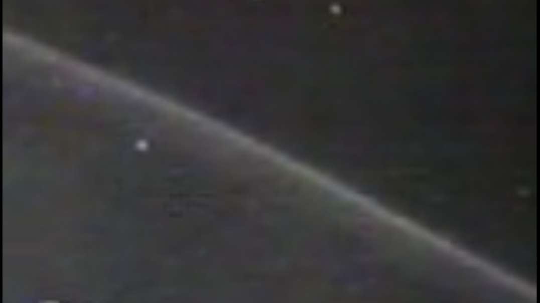 UFO Filmed From NASA Shuttle