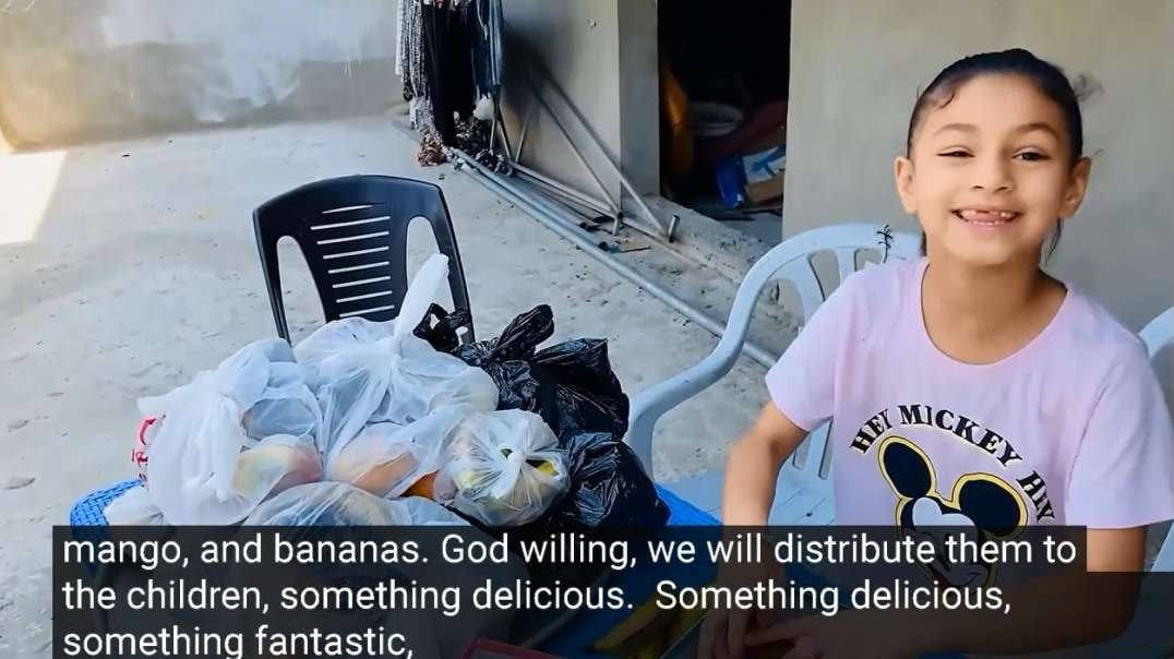 Gaza Giving Out Food Bags To Displaced Children Living in Tents.mp4