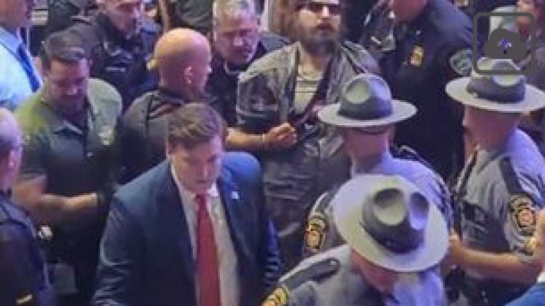 Protestor charges President Trump while speaking at Johnstown, PA rally security arrests him