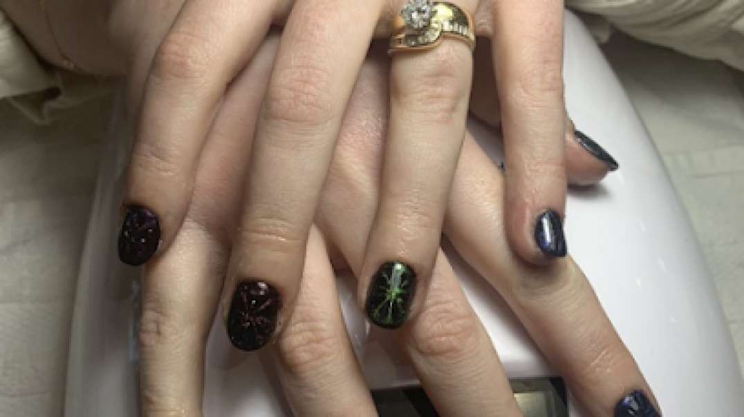 Are you looking for an Acrylic Full Set in Ross?