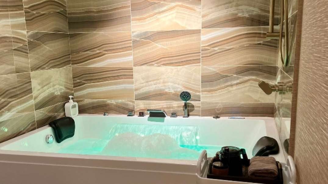 Are you looking for a Jacuzzi Spa in Newton?